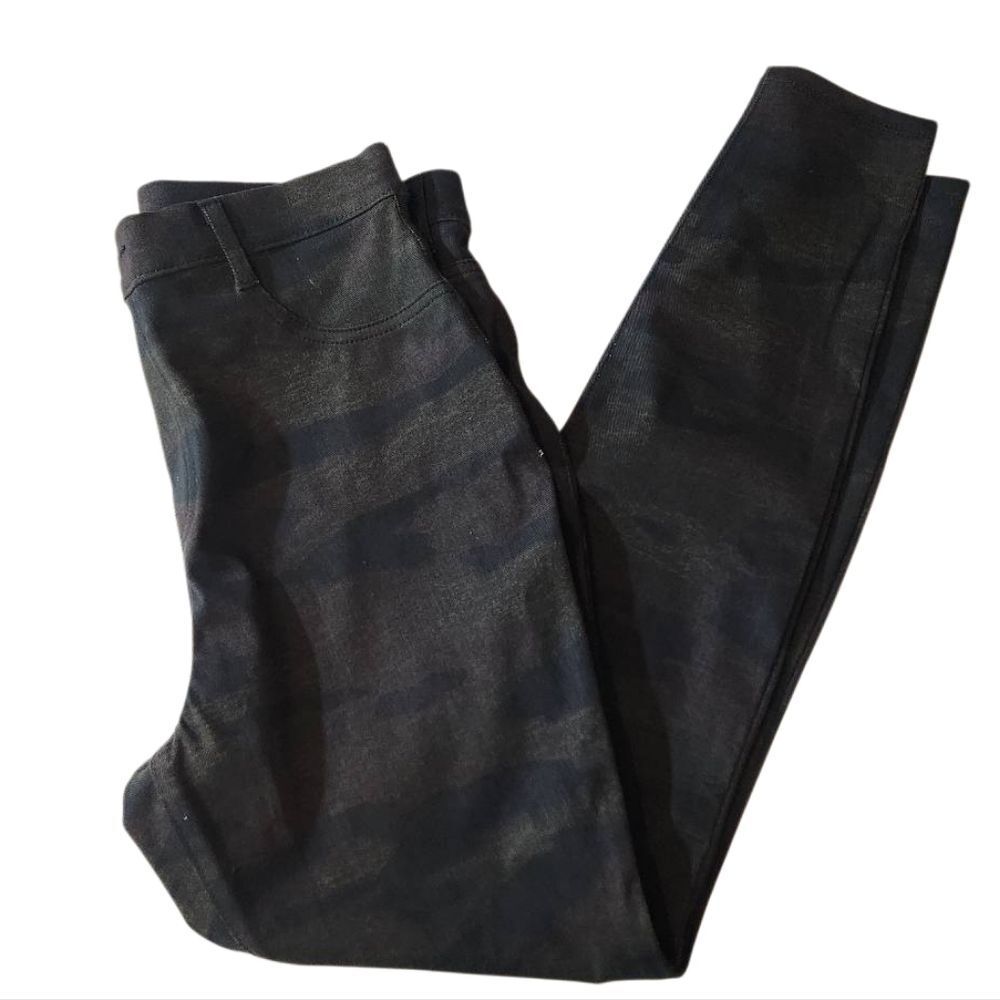 Time and Tru Dark Camouflage Pants‎ Size Large